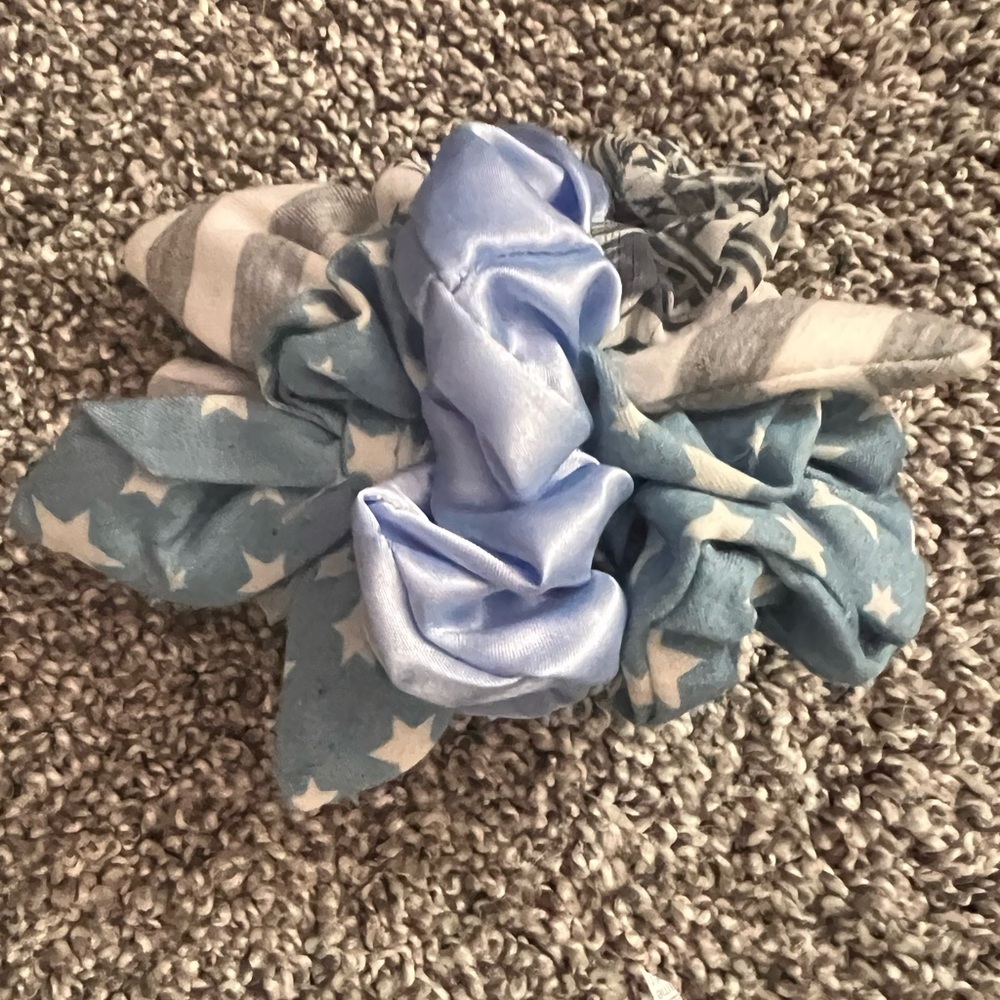 Women’s scrunchies. 4-pack. Blue and gray tones. New, never worn. - Picture 2 of 2